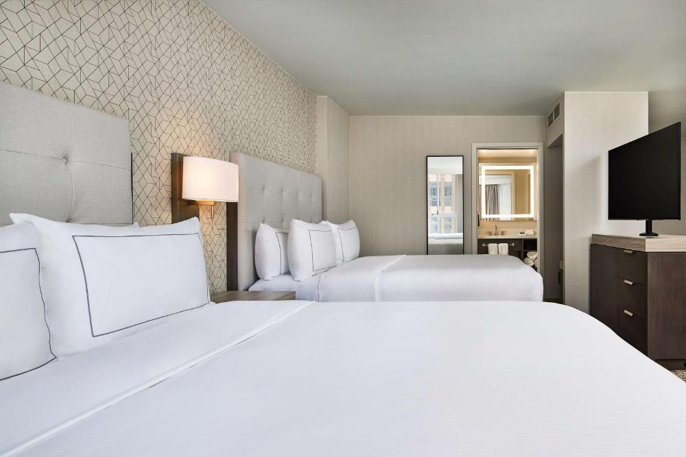 Queen Studio Suite with Two Queen Beds - Hearing Accessible interior